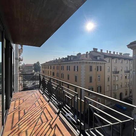 شقة Exclusive 120 Sqm In The Heart Of بيرغامو