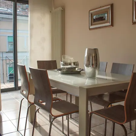 Exclusive 120 Sqm In The Heart Of بيرغامو